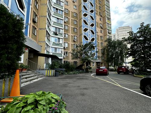 квартира за адресою Київ, Драгоманова вул., 12