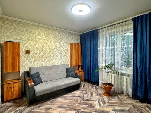 квартира за адресою Миколи Зінчевського вул. (XX Партз'їзду), 4