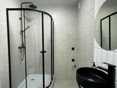 квартира по адресу Строителей ул., 5