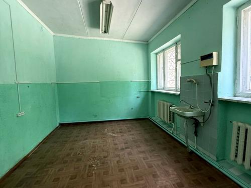 комерційна за адресою Незалежності просп. (Карла Маркса), 9а