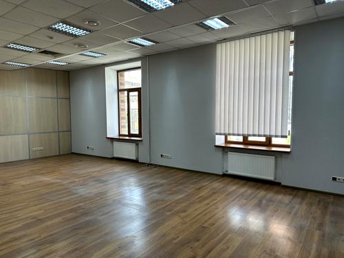 комерційна за адресою Володимира Сосюри вул., 6