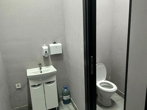 комерційна за адресою Панаса Мирного вул., 24