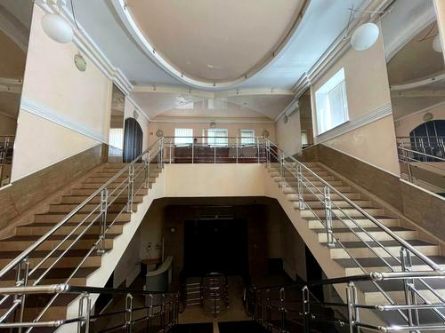 комерційна за адресою Хорива вул., 55Б