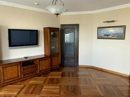 квартира за адресою Миколи Амосова вул., 4