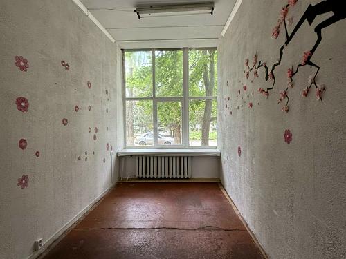 комерційна за адресою Незалежності просп. (Карла Маркса), 9а