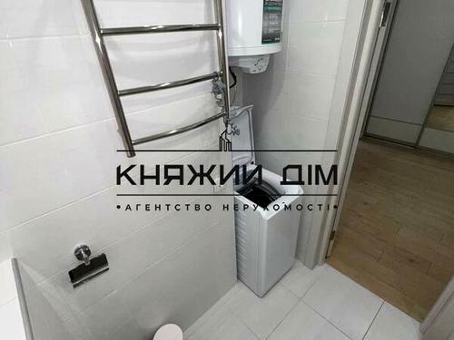 квартира по адресу Ревуцкого ул., 40-В