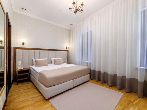 коммерческая по адресу Звенигородская пл., 3