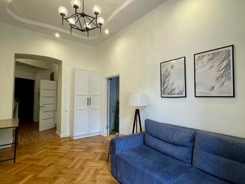 квартира за адресою Пекарська вул., 24