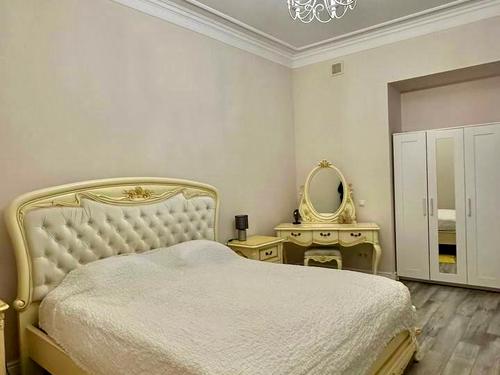 квартира по адресу Драгоманова ул., 4