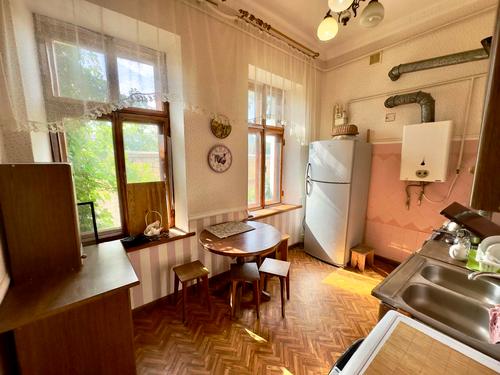 квартира за адресою Базарна вул., 21