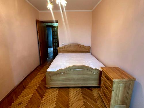 квартира за адресою Медової Печери вул. (), 38а