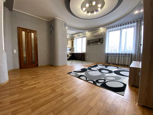 квартира за адресою Сергія Колачевського, 30