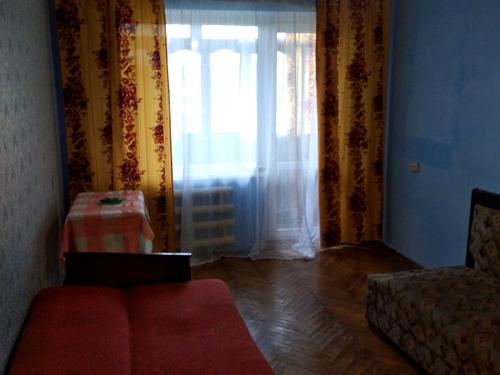 квартира по адресу Молодіжна, 8
