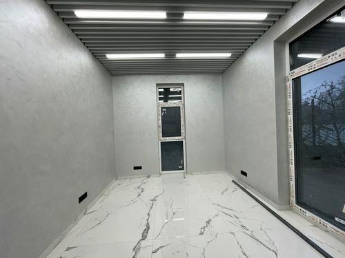 комерційна за адресою В'ячеслава Чорновола вул., 10