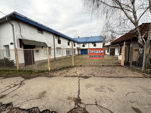 комерційна за адресою Мукачеве, Духновича, 105