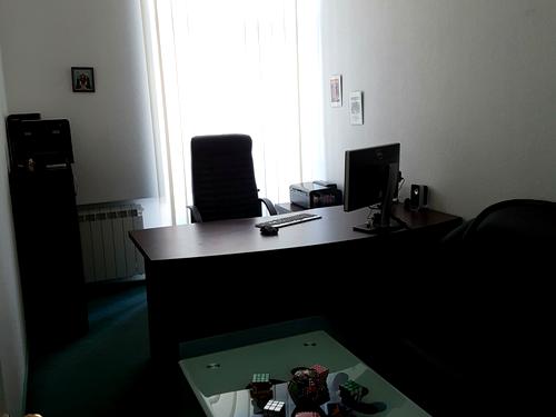 комерційна за адресою Володимирська вул., 18
