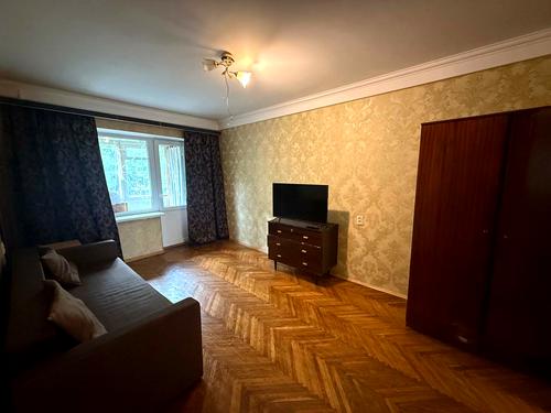 квартира за адресою Сірожупанників вул. (Валентина Сєрова), 36