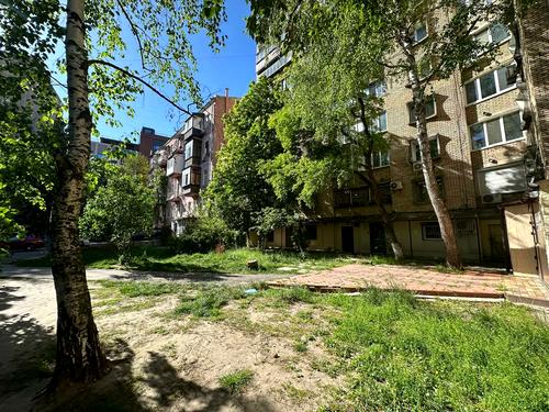 комерційна за адресою Саксаганського, 45