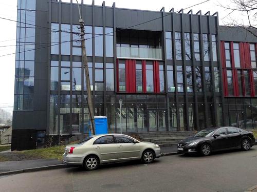 коммерческая по адресу Петра Кривоноса пл., 1