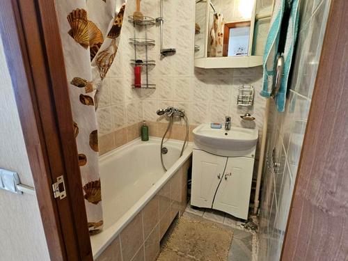 квартира по адресу Озёрная ул., 28