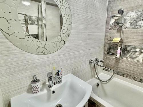 квартира за адресою Універсальна вул., 27