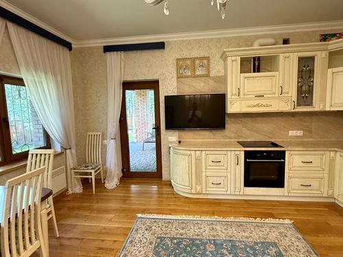 будинок за адресою Вишнева, 41А