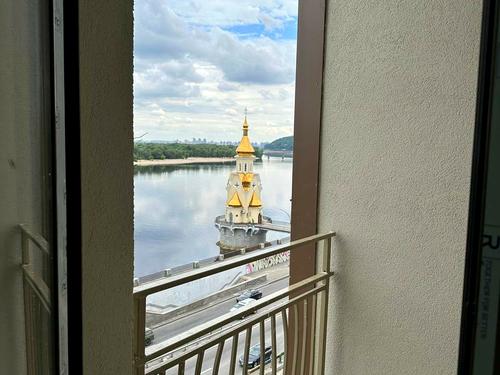 квартира за адресою Набережно-Хрещатицька вул., 21