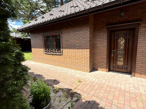 будинок за адресою Вишнева, 41А