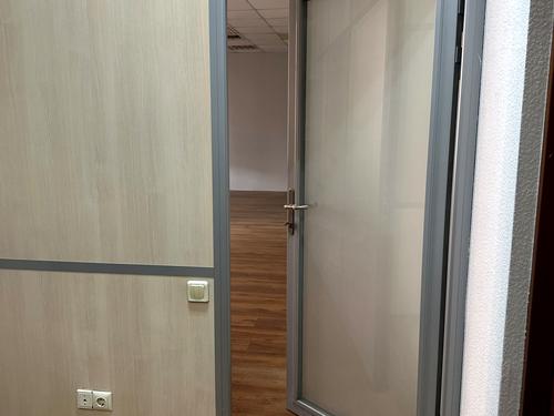 комерційна за адресою Володимира Сосюри вул., 6
