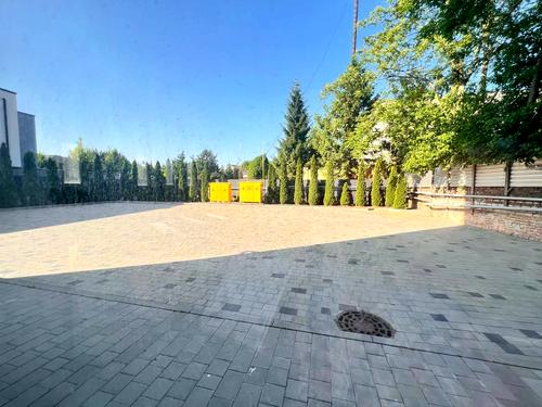 комерційна за адресою Пилипа Орлика просп. (Ілліча), 18