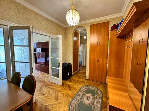 квартира за адресою Академіка Володимира Гнатюка вул. (), 3
