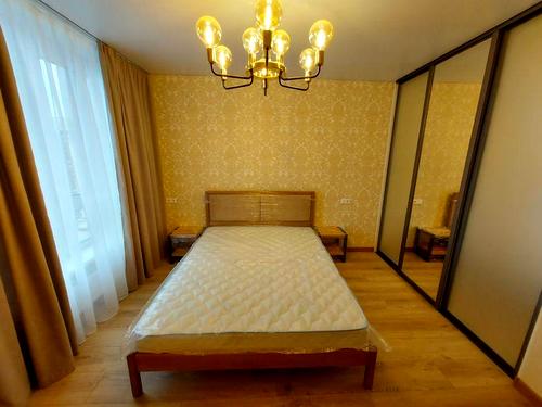 квартира за адресою Митрополита Василя Липківського вул. (Урицького), 38