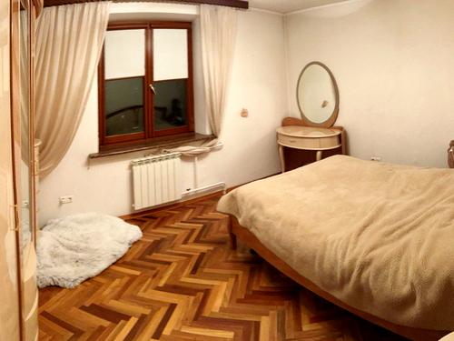 квартира за адресою Святошинська вул., 4