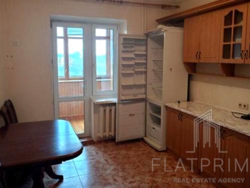 квартира за адресою Ревуцького вул., 5