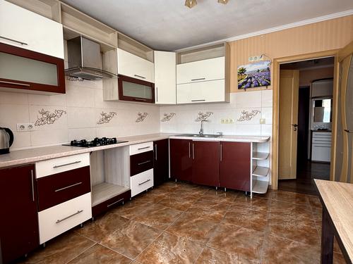 квартира за адресою Будівельників вул., 2