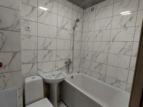 квартира за адресою Тролейбусна вул., 5