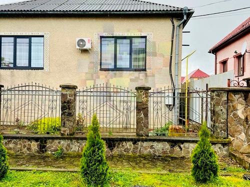 дом по адресу с. Баранинцы, Молодіжна ул., 7