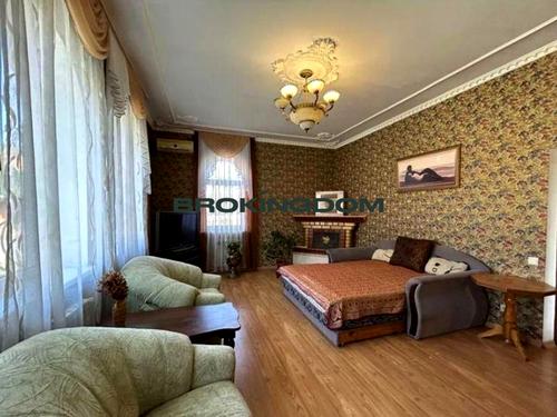 дом по адресу с. Богдановка, озерна, 43