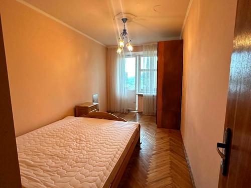 квартира за адресою Медової Печери вул. (), 38а