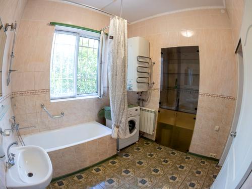 будинок за адресою вул. Бориспільська