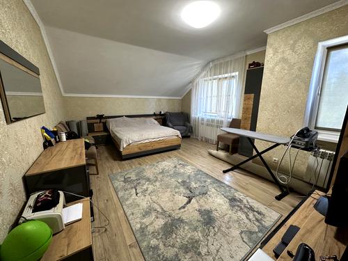дом по адресу Лесі Українки, 37