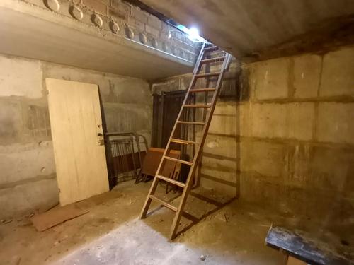 паркомісце за адресою Новомостицька вул., 25