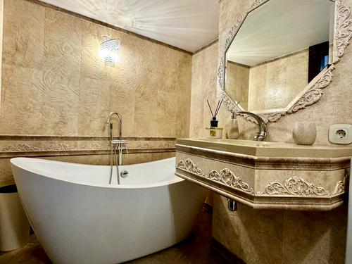 квартира по адресу Червоной Калины просп., 58б