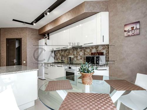 квартира за адресою Регенераторна вул., 4