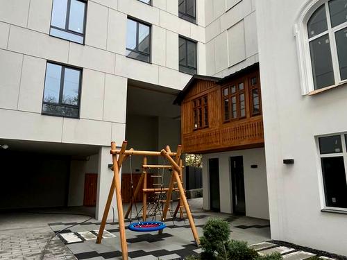 квартира за адресою Євгена Коновальця вул. (), 21