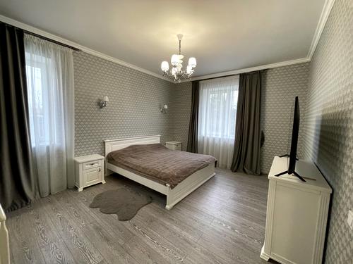 будинок за адресою Парникова вул.