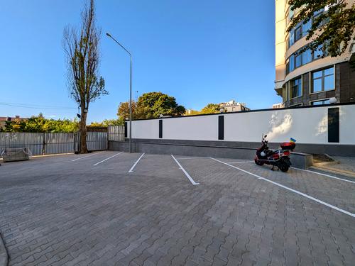 квартира за адресою Літературна вул., 10б