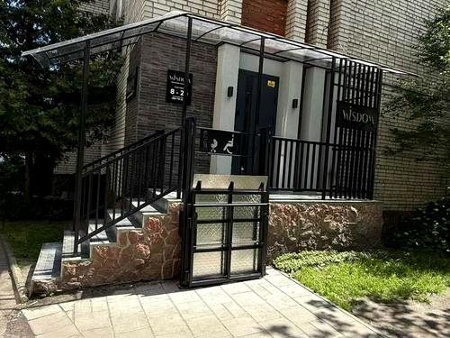 комерційна за адресою Петра Панча вул., 13