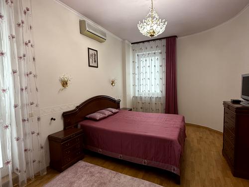 квартира за адресою Єжи Ґедройця вул. (Тверська), 2
