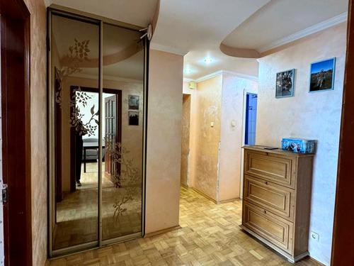 квартира за адресою Івасюка вул., 21